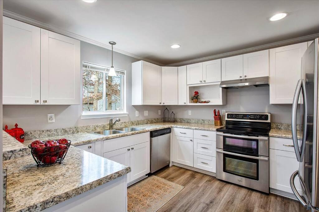 Charming 3-Bedroom Home In Heart Of แอชแลนด์ ภายนอก รูปภาพ