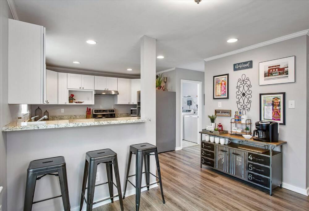 Charming 3-Bedroom Home In Heart Of แอชแลนด์ ภายนอก รูปภาพ